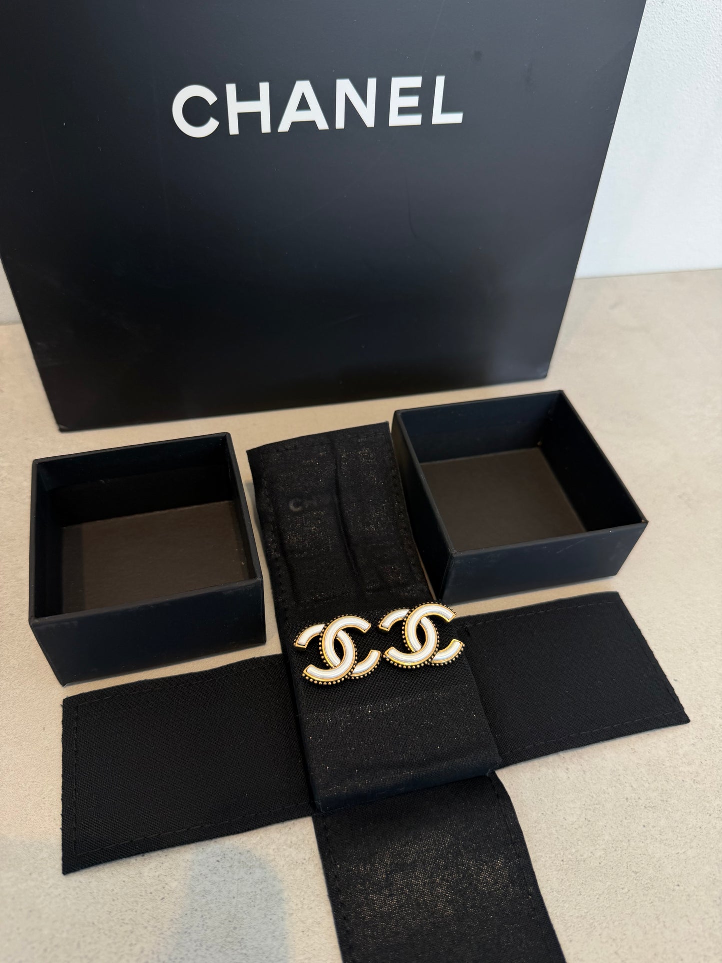 Aretes CC blanco - 5477