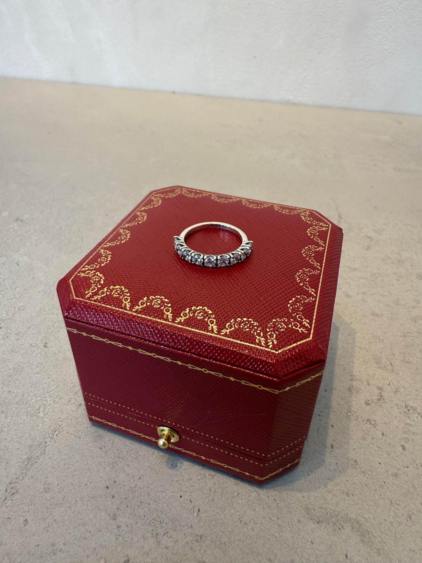 Anillo Pandora diamantes grandes