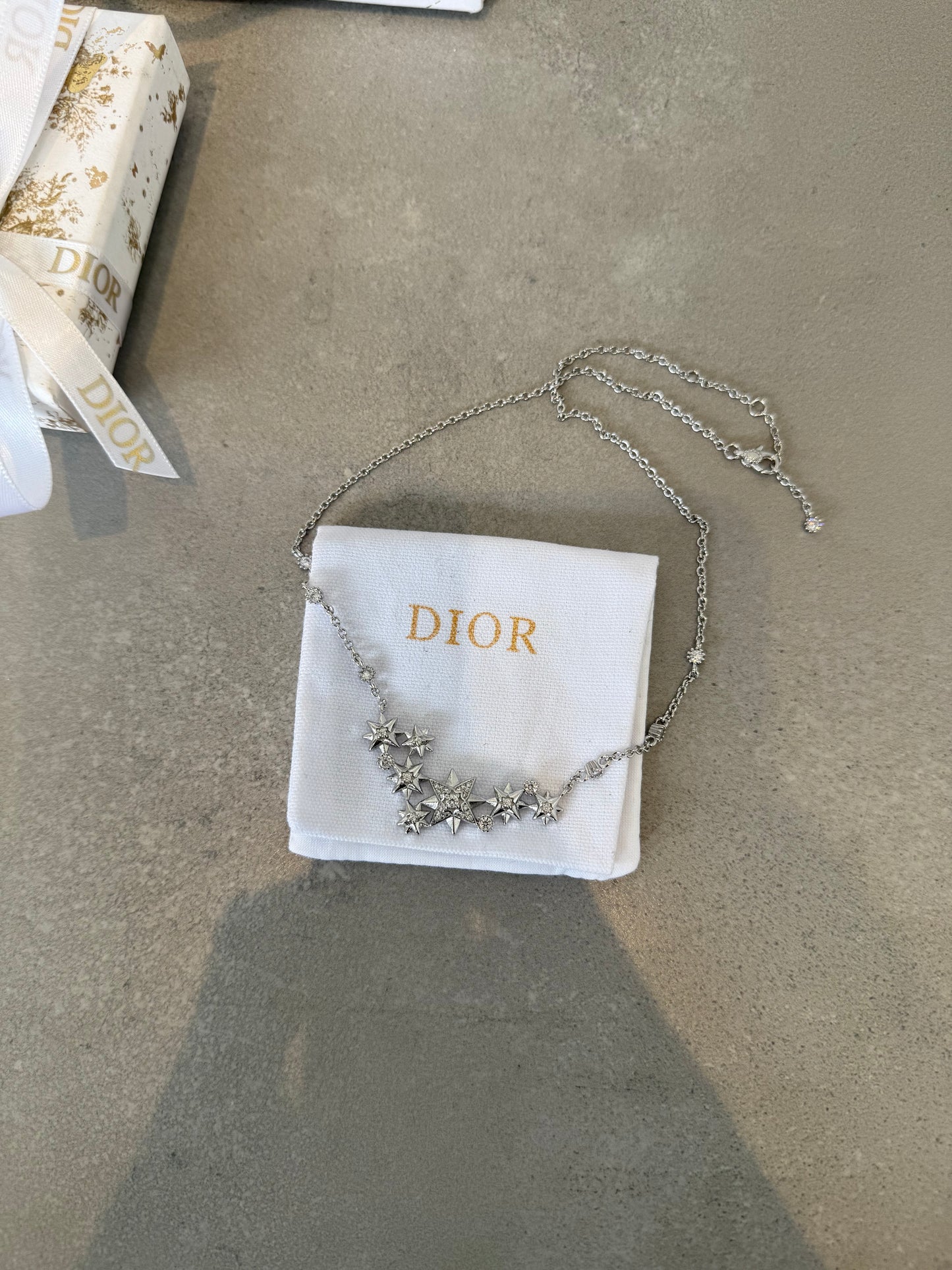 Collar CD estrellas plateado