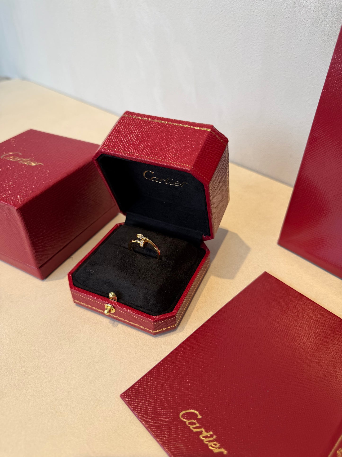 Anillo CRT JUSTE UN CLOU - Dorado con zirconias