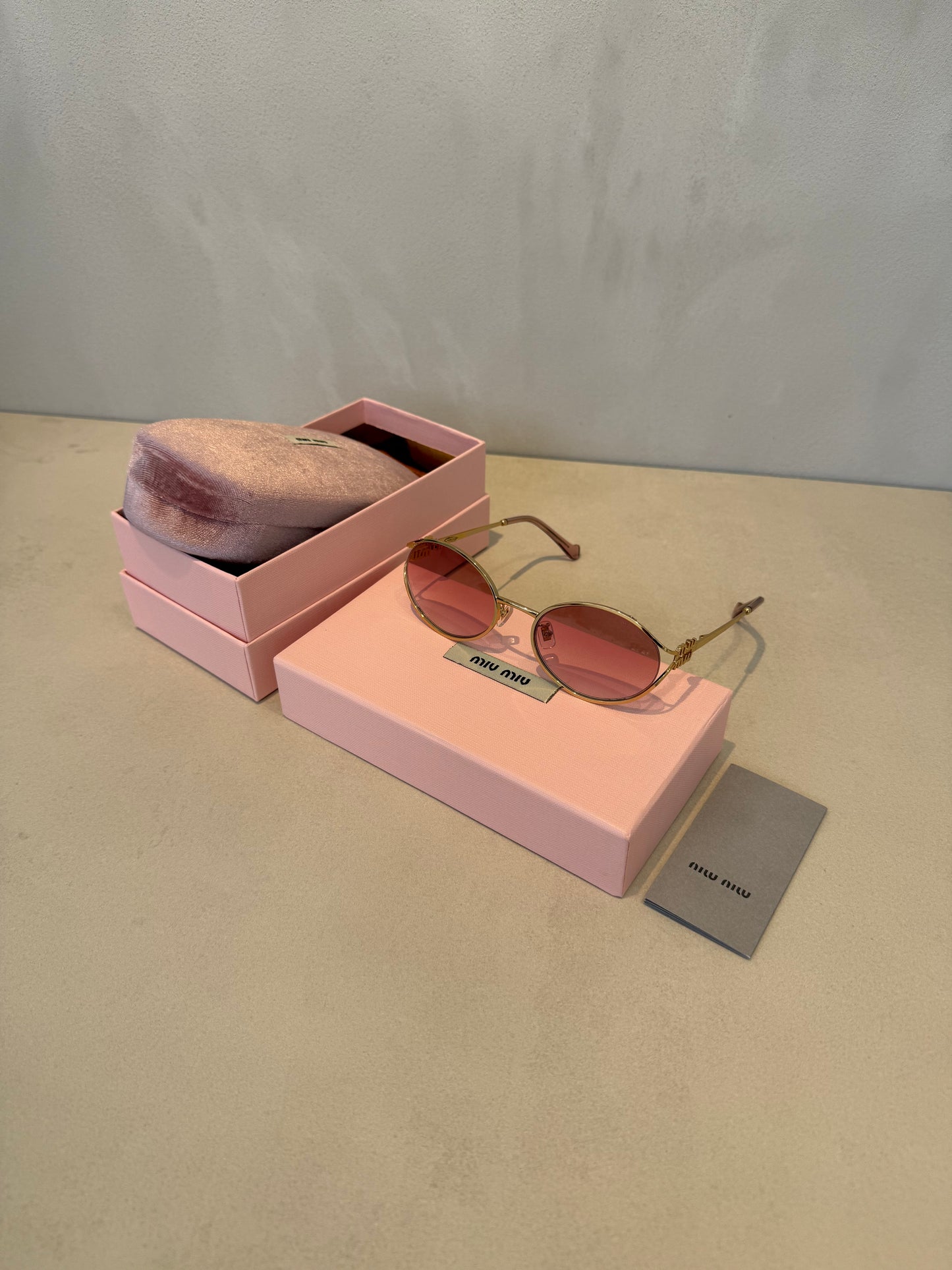 Gafas de Sol Miumiu pink oval