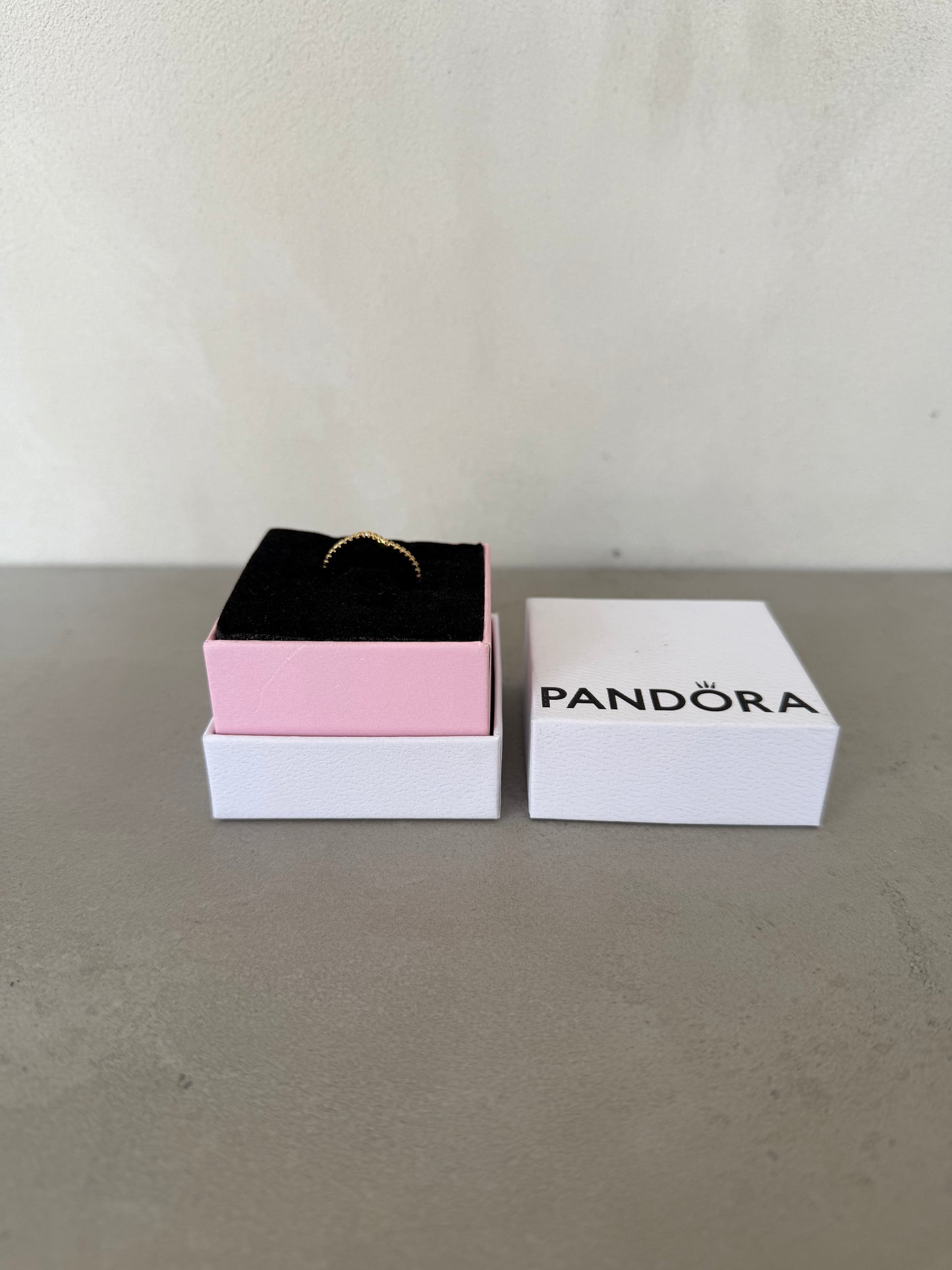Anillo pandora dorado con zirconias -5254