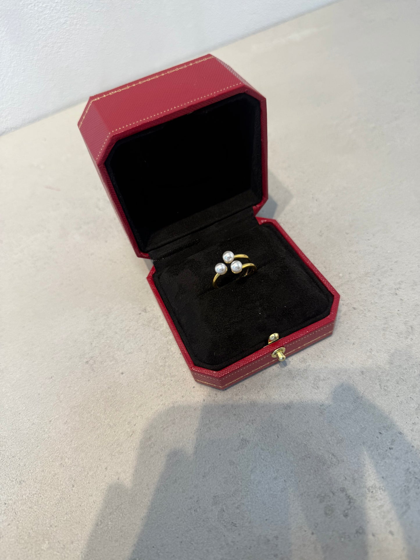 Anillo Pandora dorado con perlas PRECIO pendiente