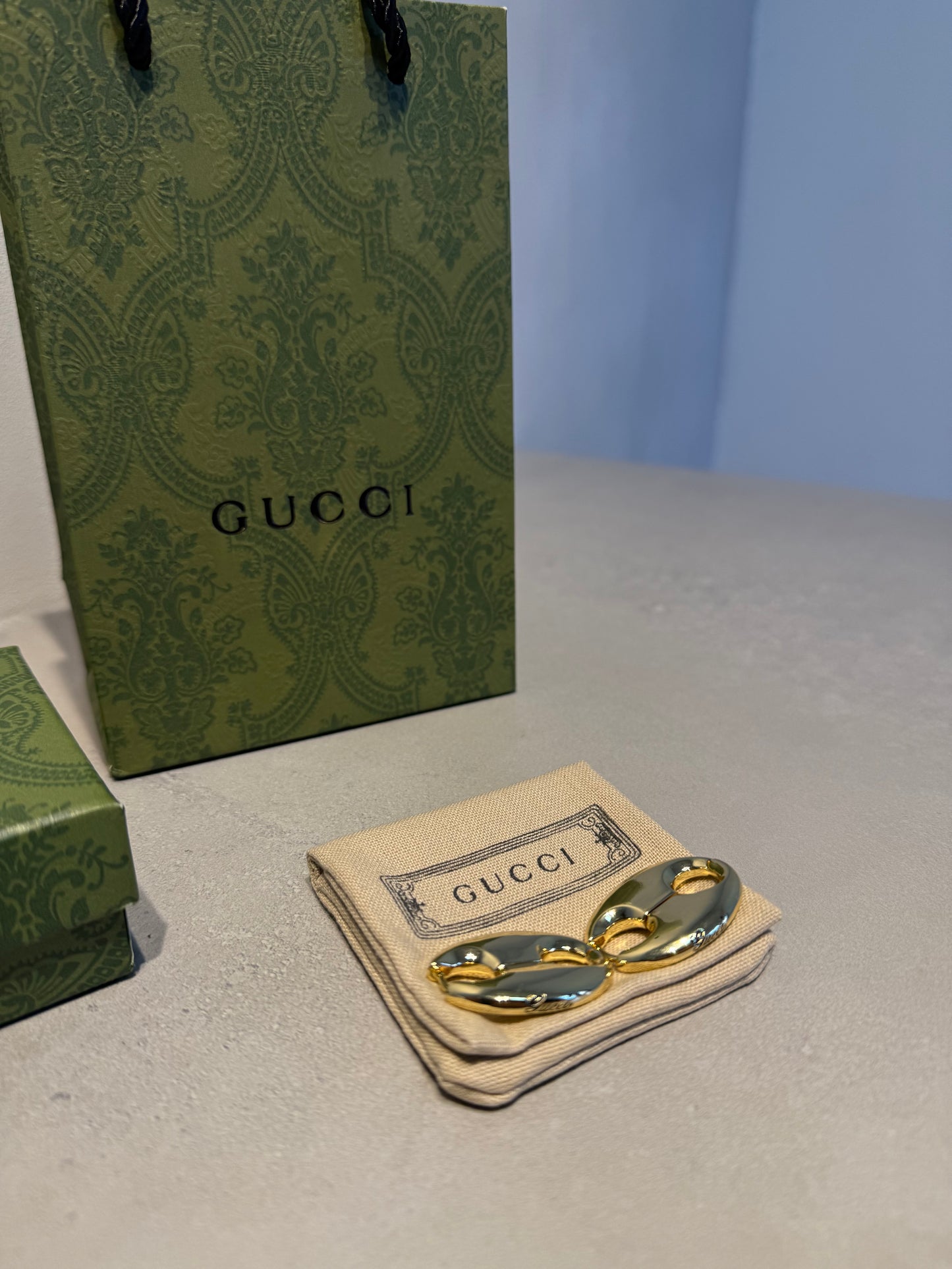 Aretes GG dorados Círculos - 5576