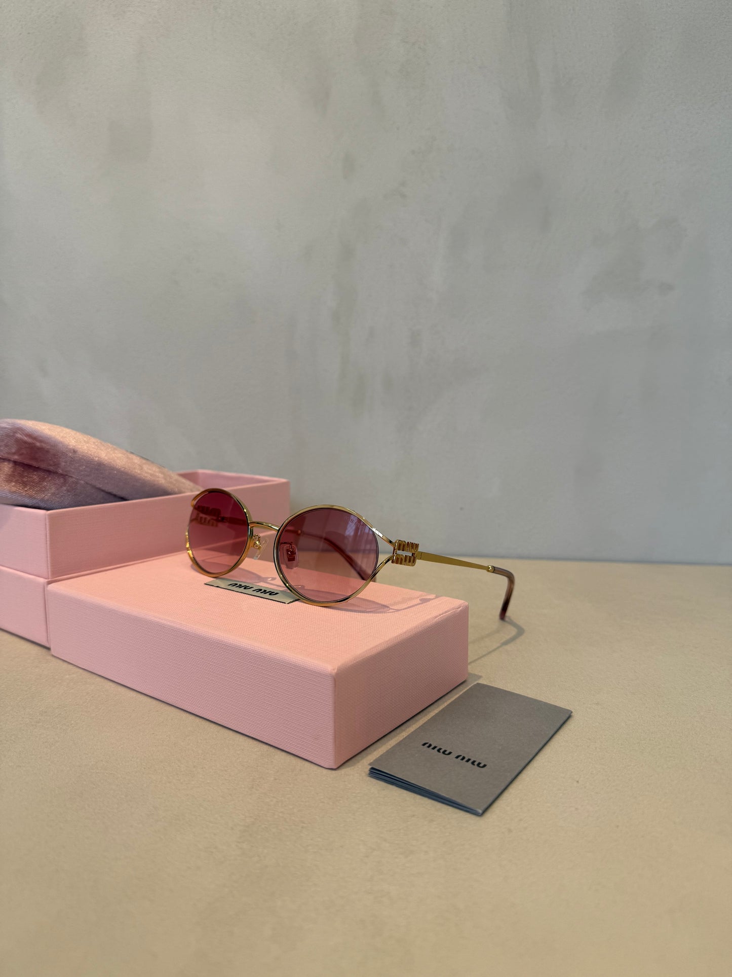 Gafas de Sol Miumiu pink oval