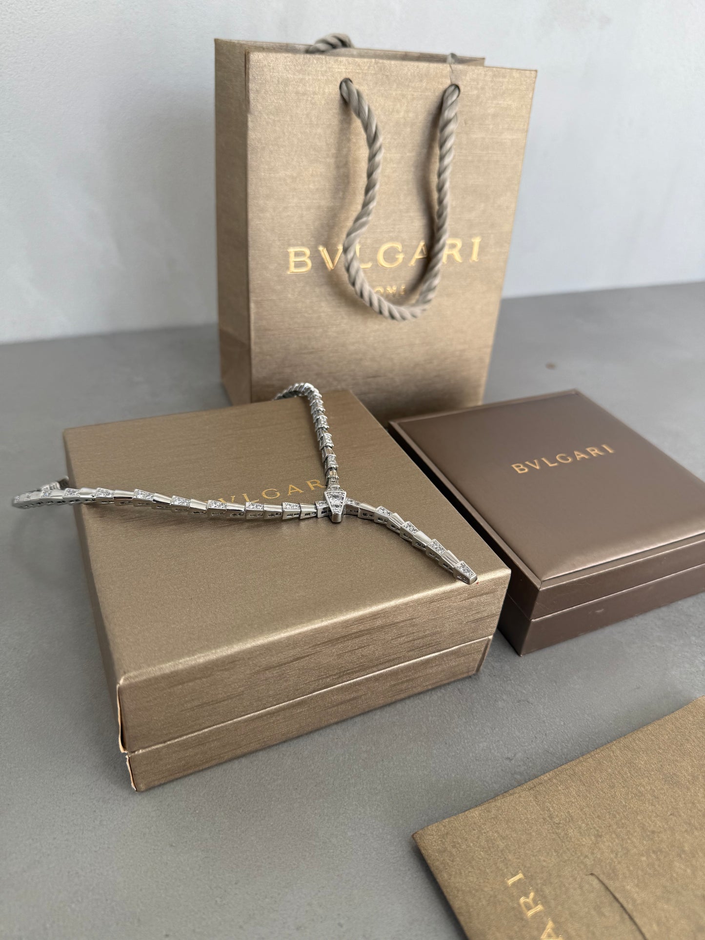 Collar BLG plateada -5271