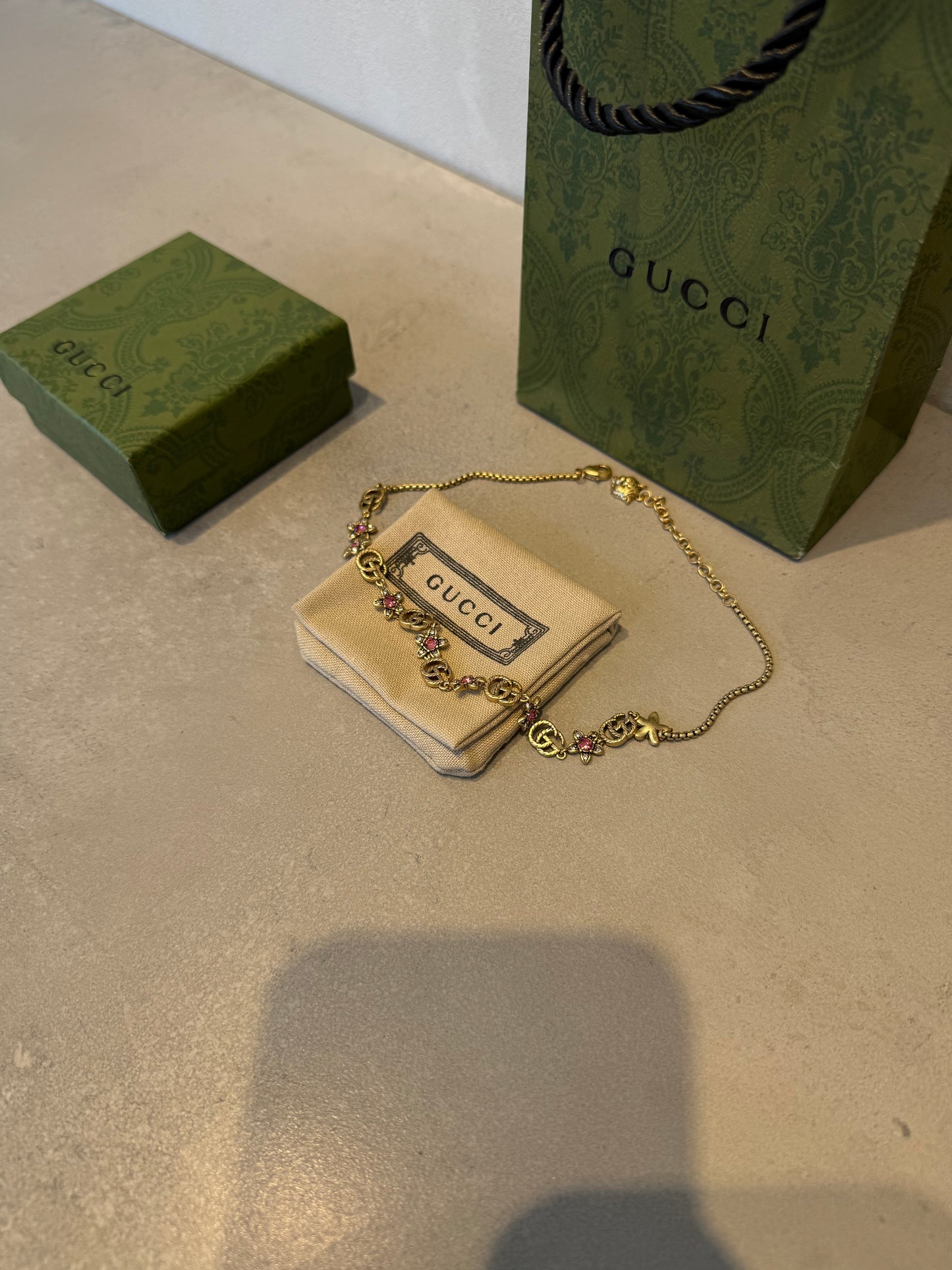 Collar GG logo y flores