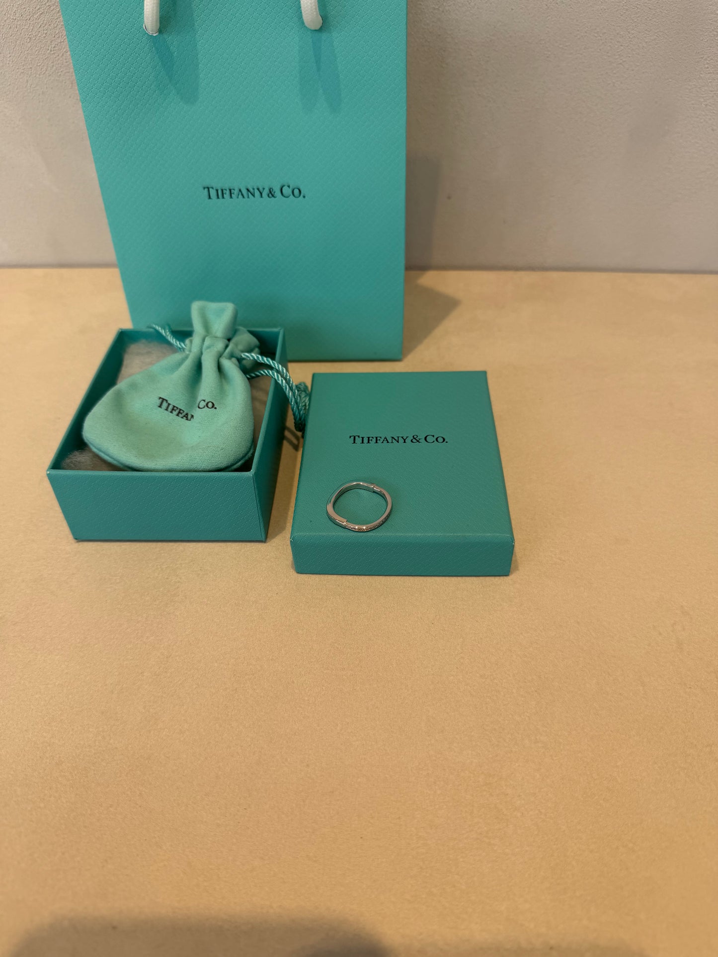 Anillo TIF anillo plateado y diamantes