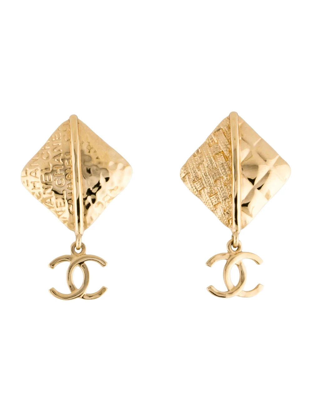 Aretes CC dorados con diseño calado -5083