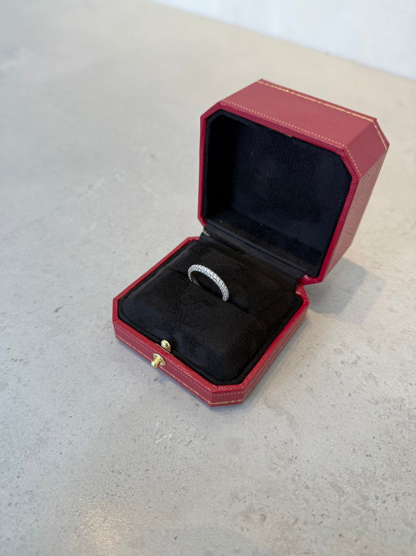 Anillo Pandora zirconias plateado