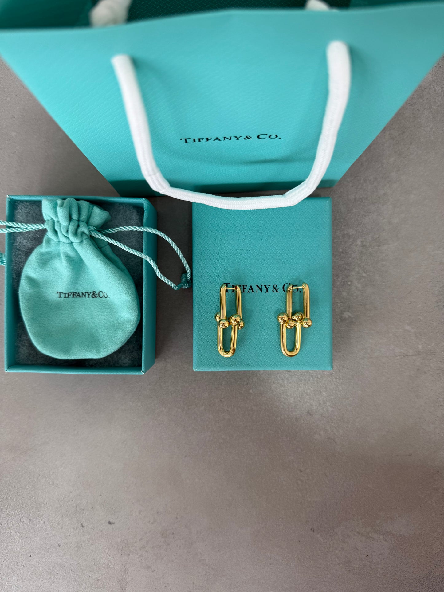 Aretes TIF dorado -5185