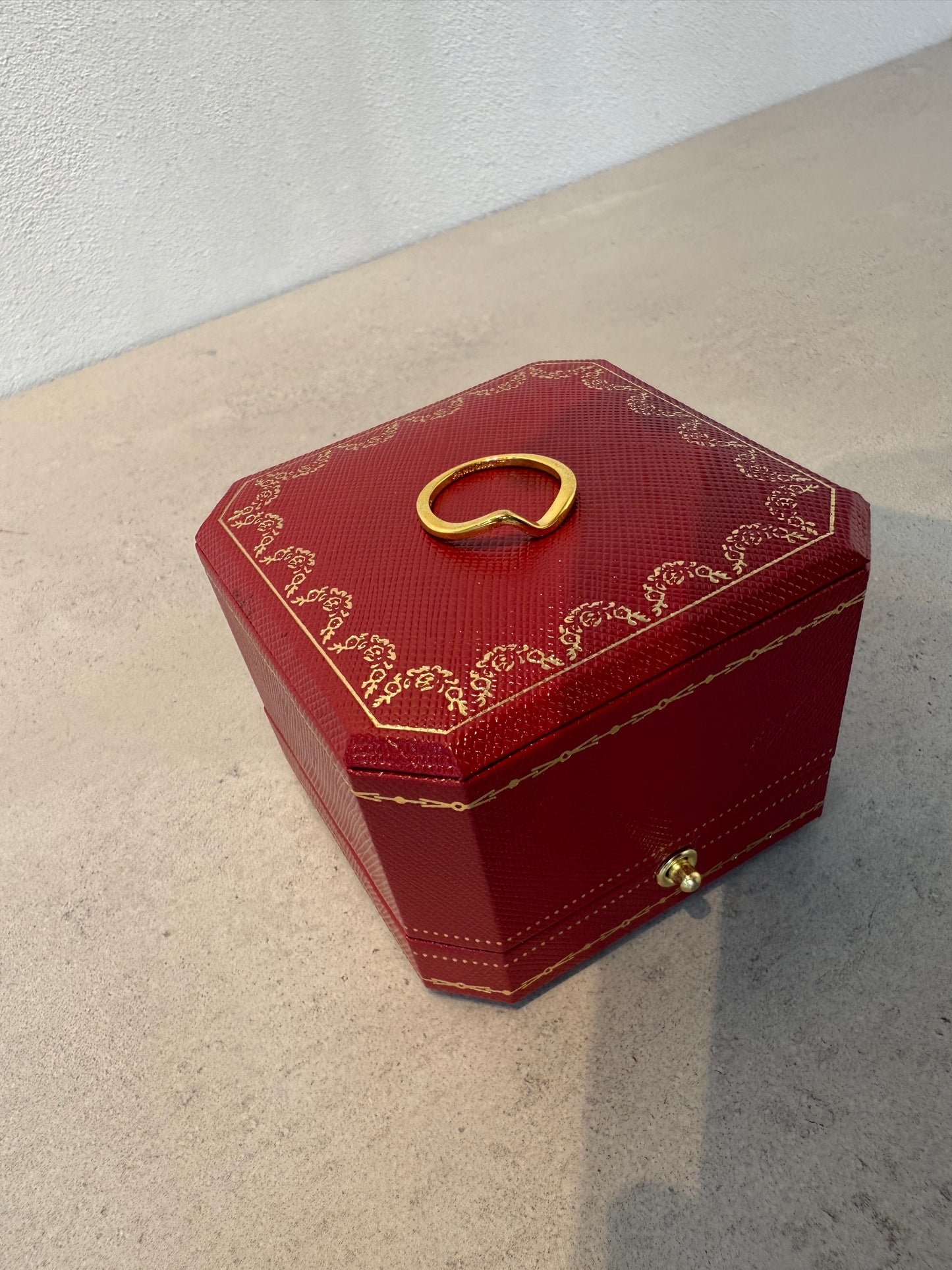 Anillo PAND dorado wave