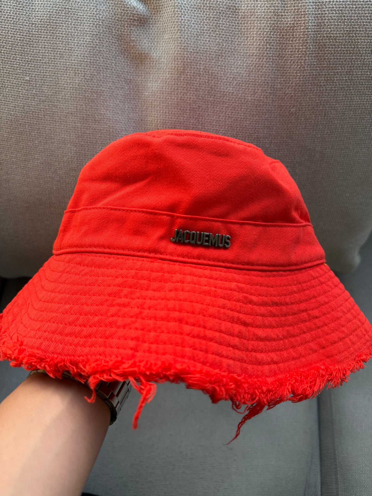 Sombrero Jacquemus rojo