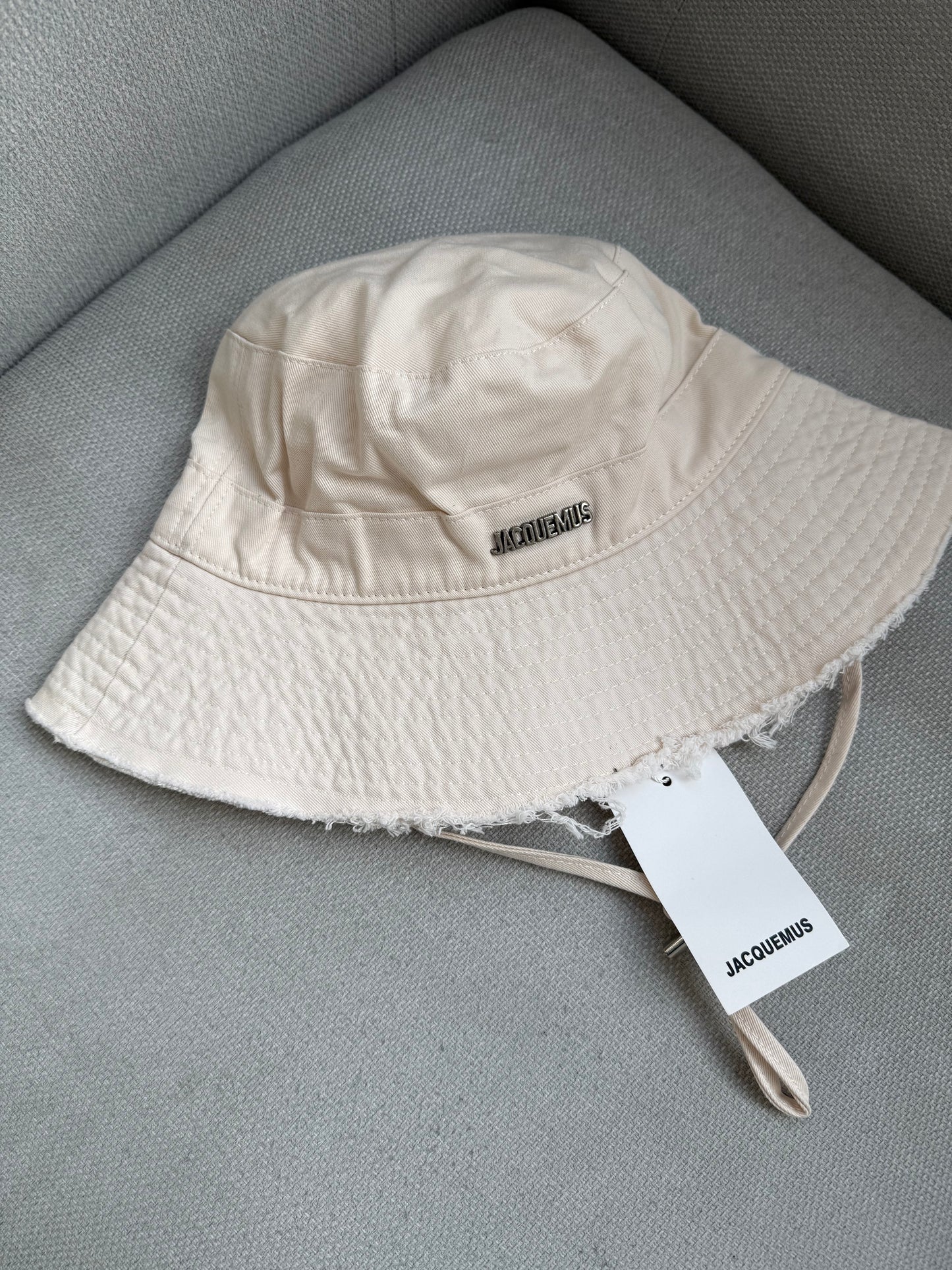 Sombreros Jacquemus beige