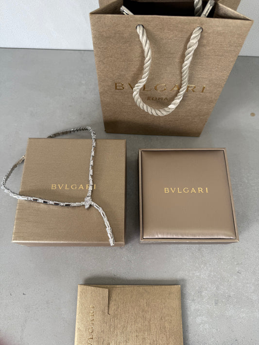 Collar BLG plateada -5271