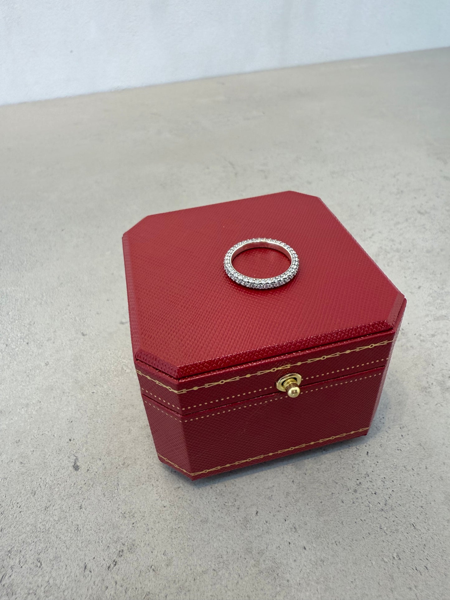 Anillo Pandora zirconias plateado