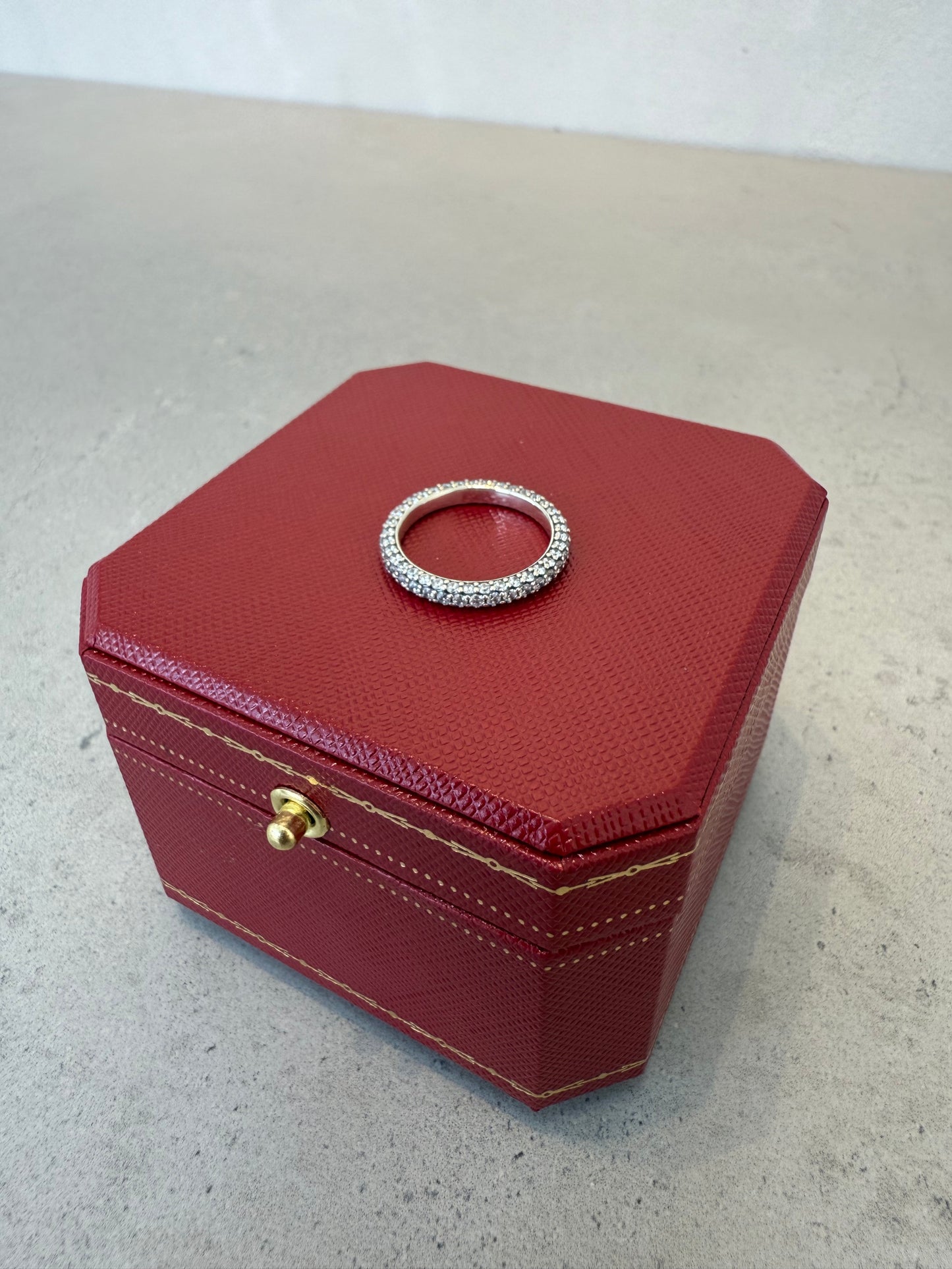 Anillo Pandora zirconias plateado