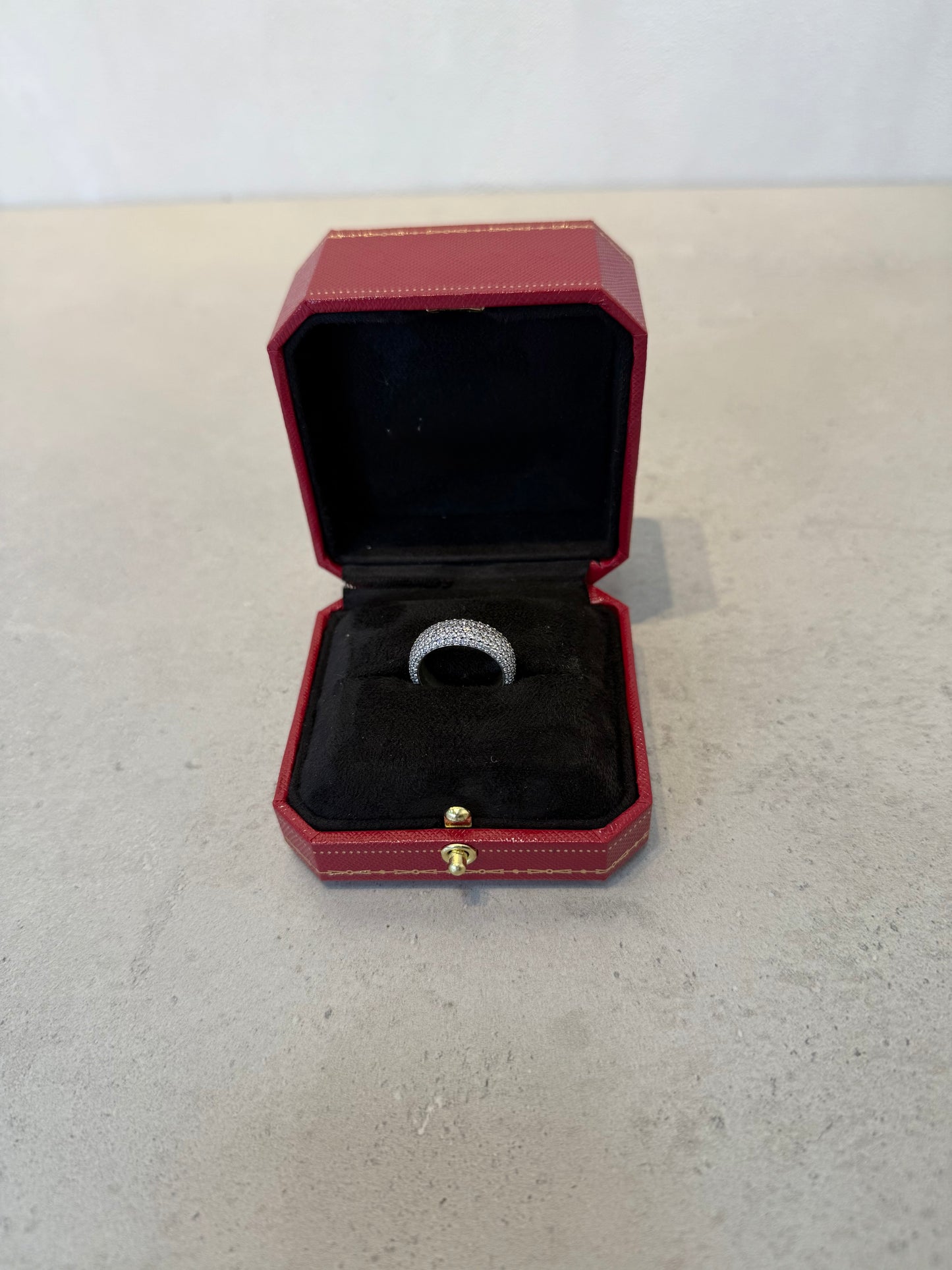 Anillo Pandora zirconias grueso