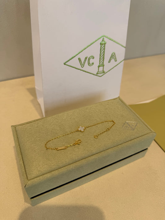 Pulsera VCA blanca
