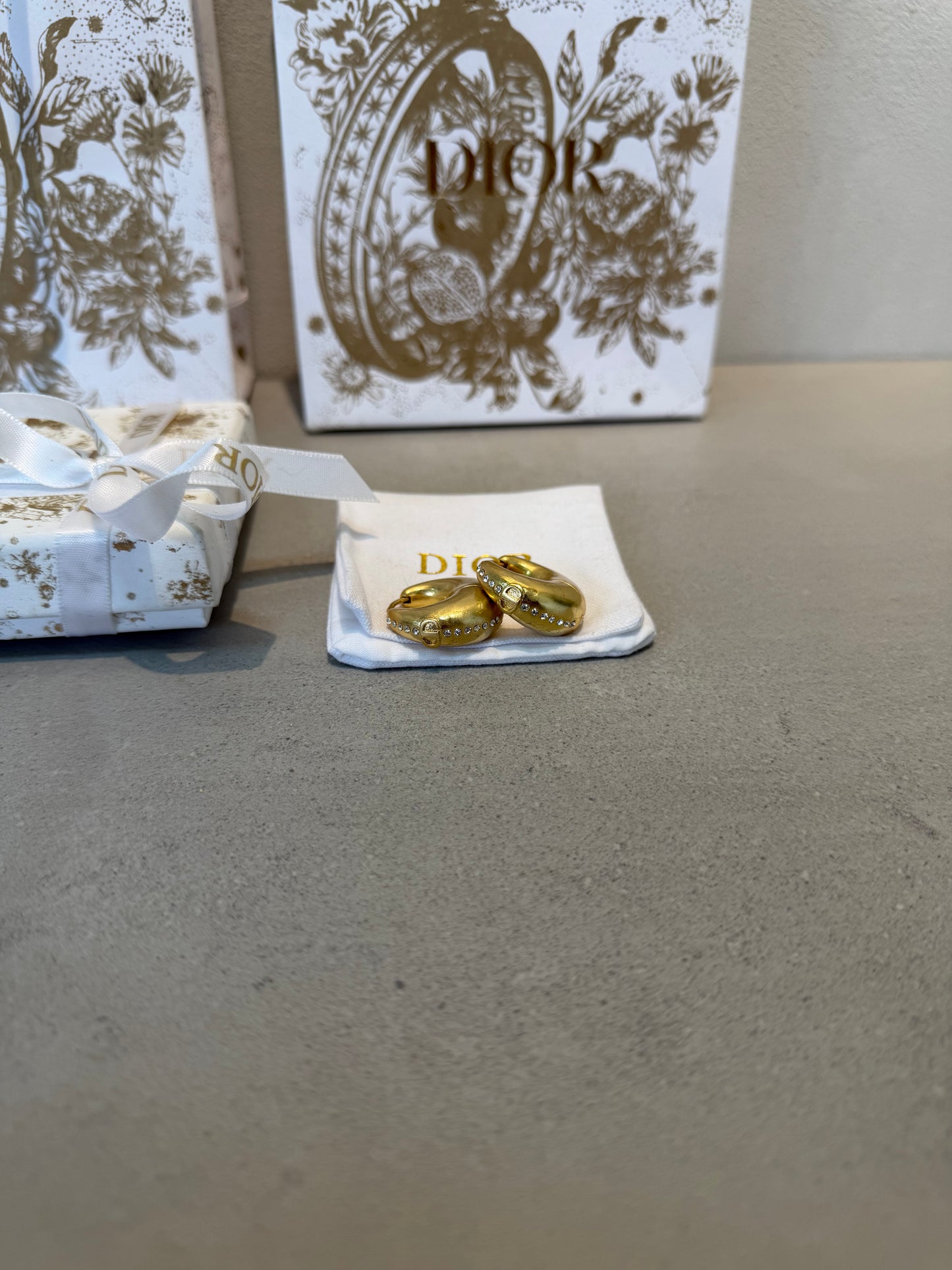 Aretes CD Argollas doradas