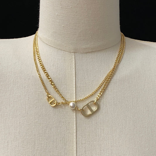 Collar CD dorado y perla -5042