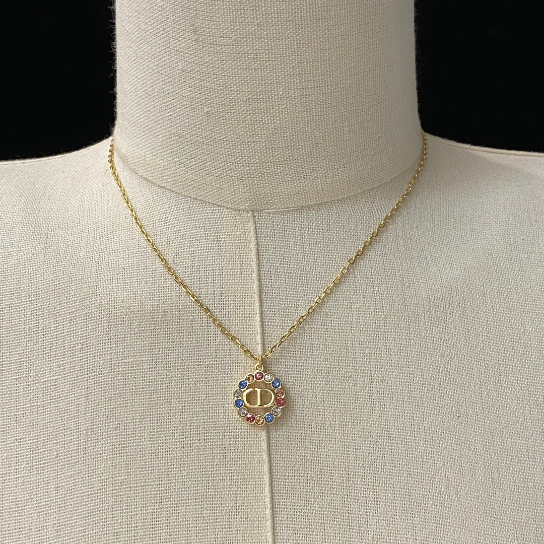 Collar CD dorado -5022
