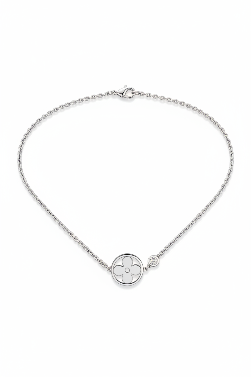 Collar LV Logo Plateado – Minimalismo con Distinción -5206